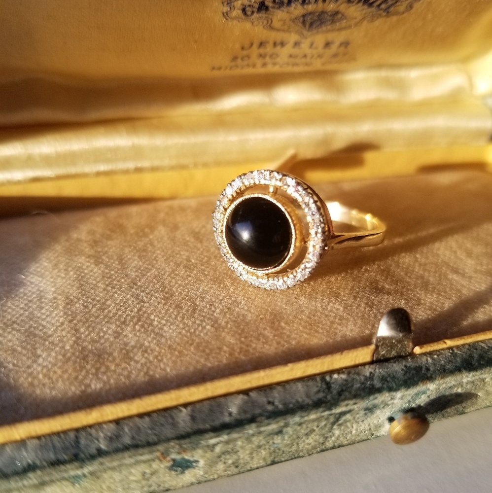 Vintage 9k yellow gold onyx target ring - Picture 1 of 1
